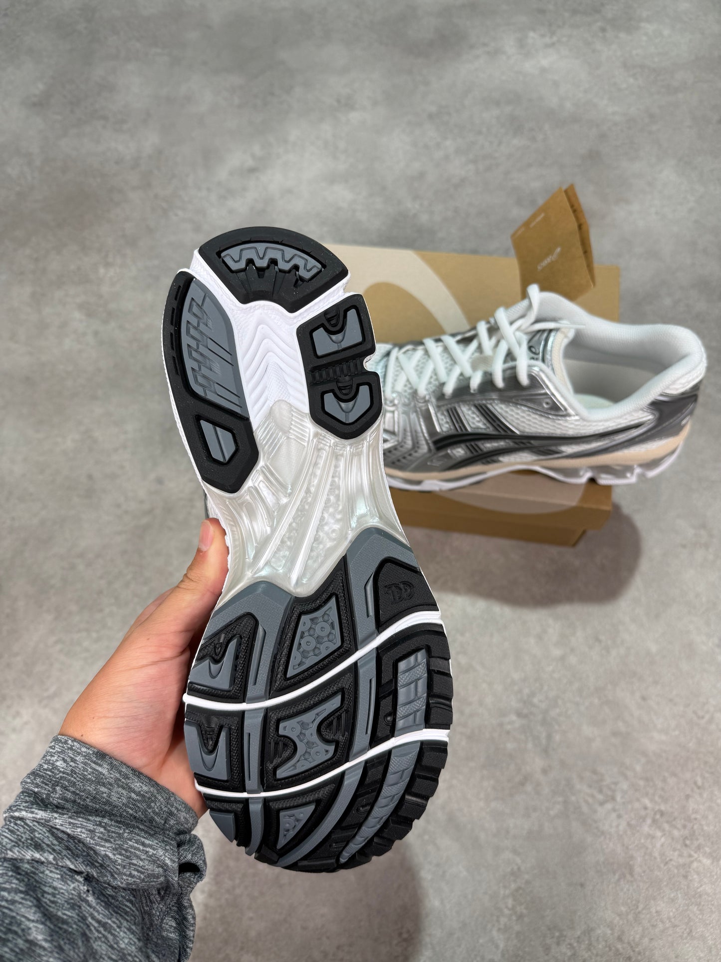 Asics Gel Kayano 14 - White/Graphite Grey