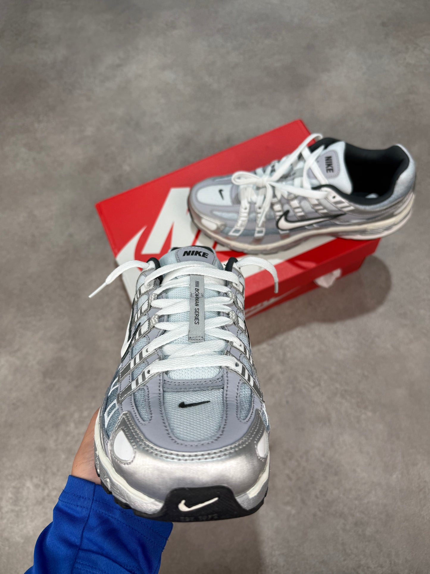 Nike P-6000 Metallic Silver/ Summit White Argent Metallique/Blanc Sommet