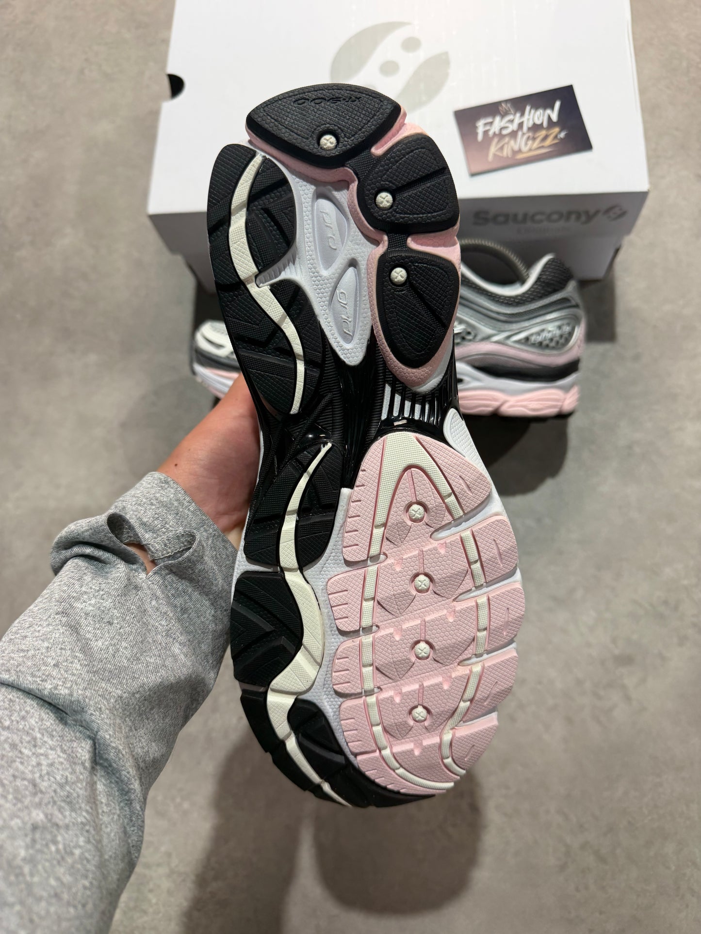 Saucony Progrid Omni 9 - SILVER/PINK