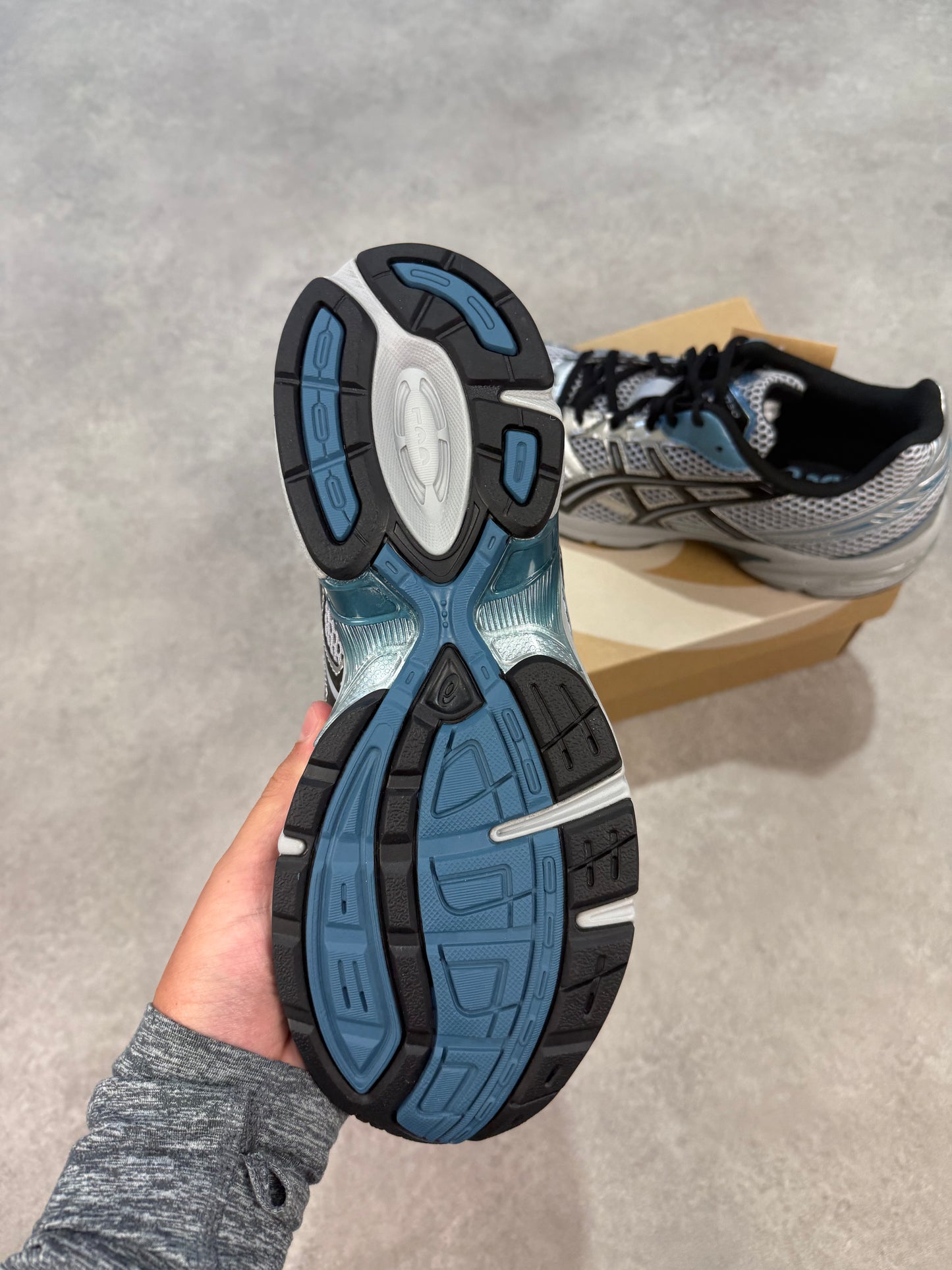 Asics 1130 - Sleet/Black