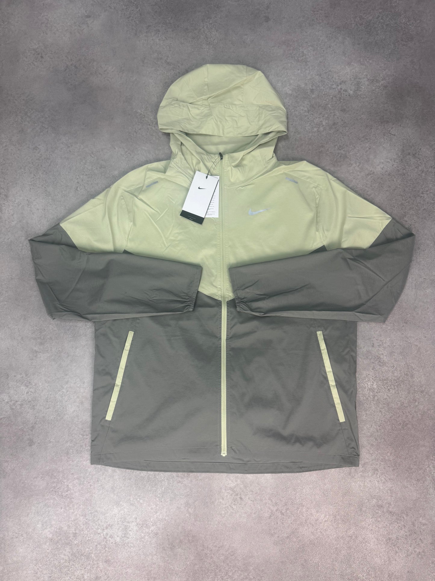 Nike Packable Windbreaker - Olive