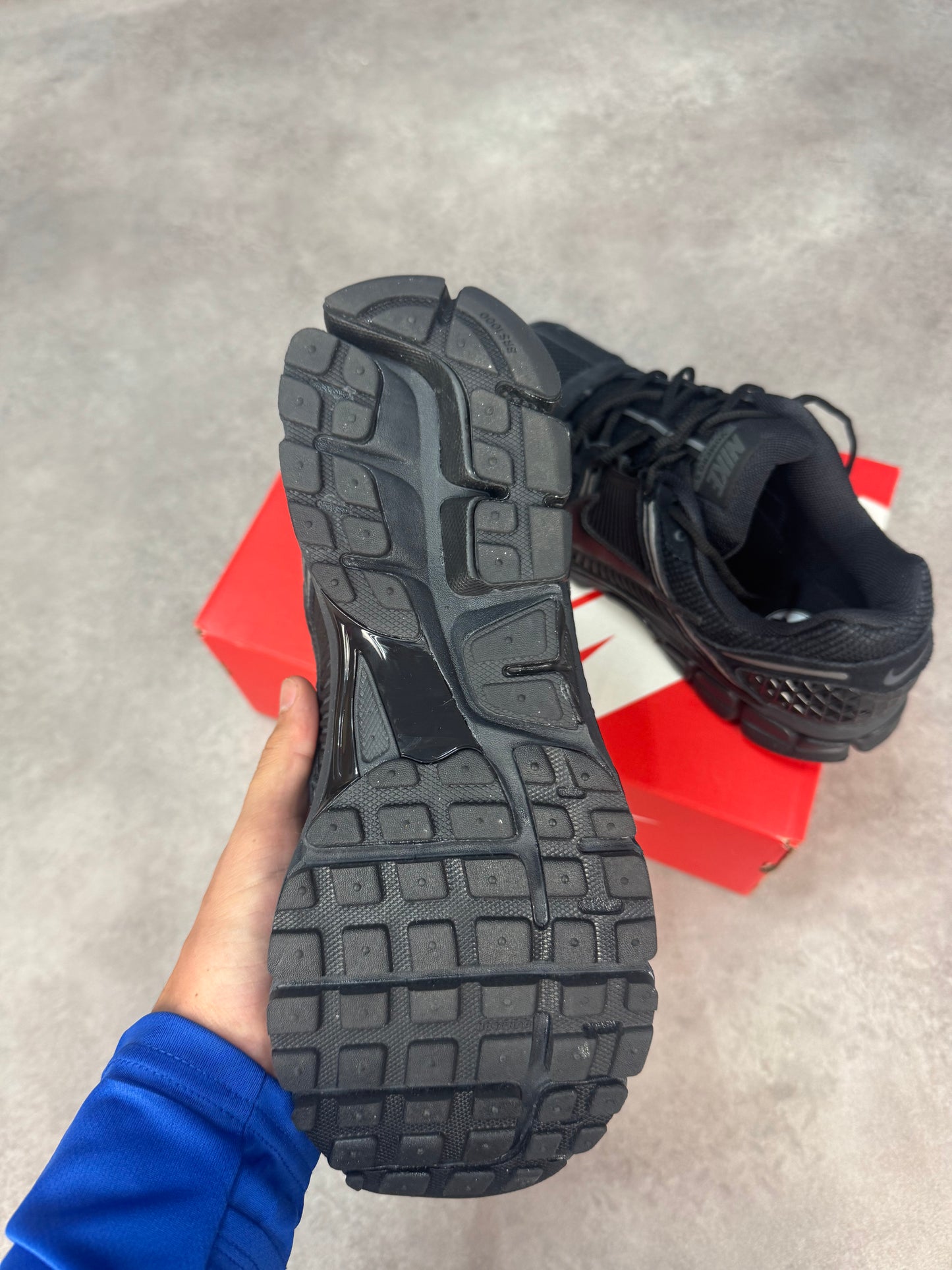 Nike Zoom Vomero 5 - Black/Black