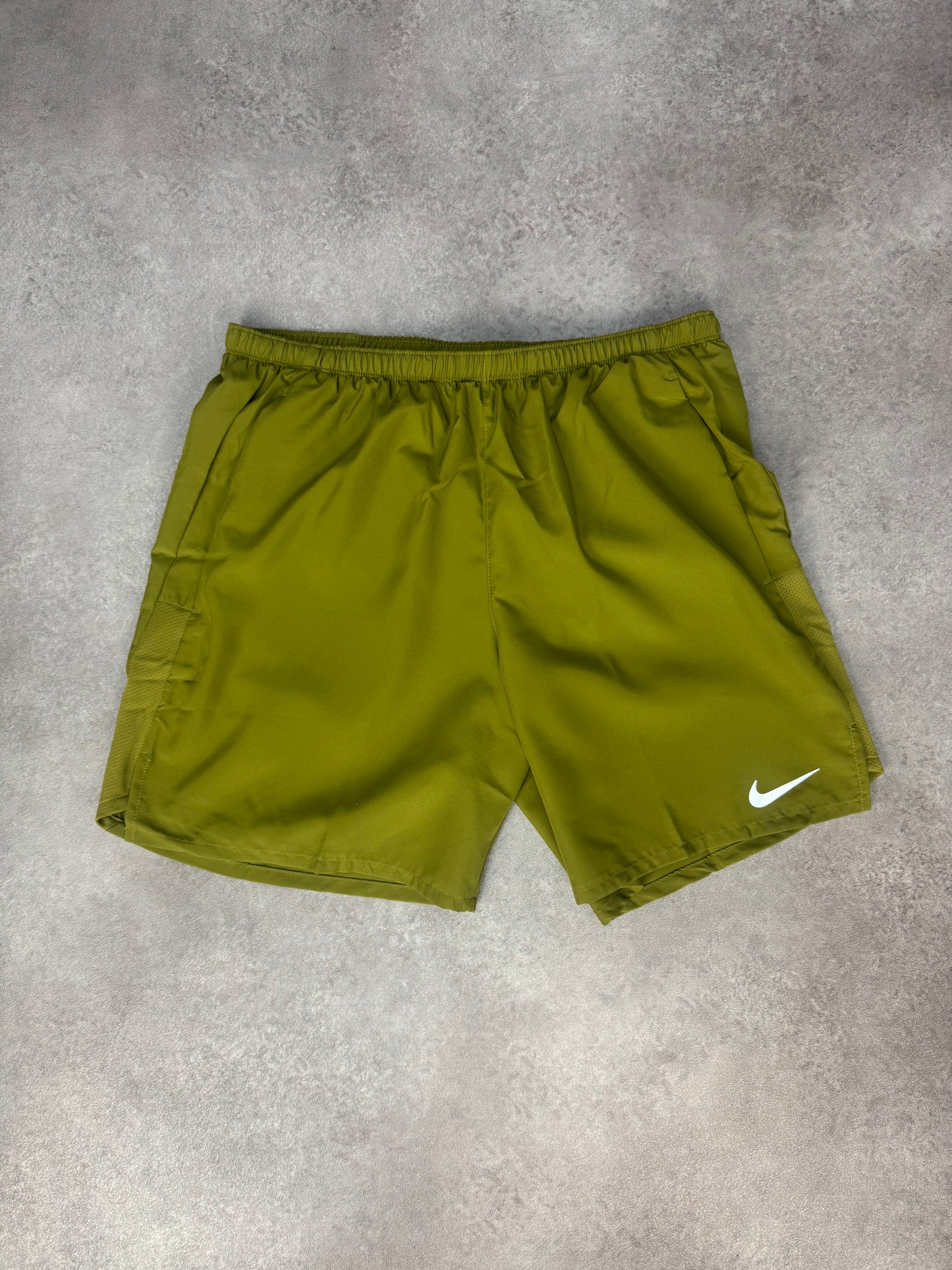 Nike Challenger Shorts - Moss Green