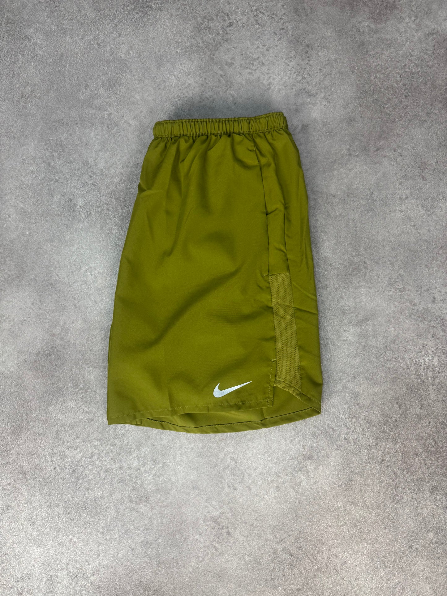 Nike Challenger Shorts - Moss Green