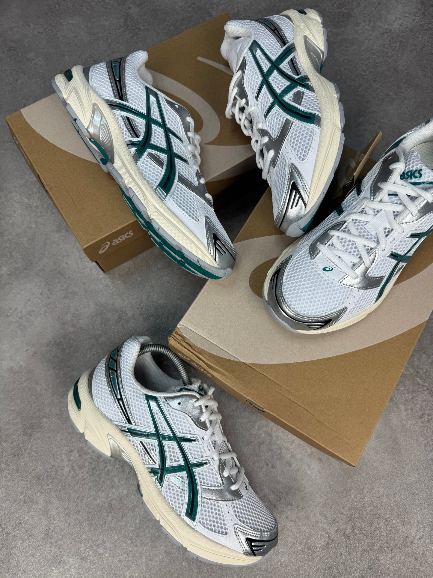Asics 1130 - white / Rainy Lake