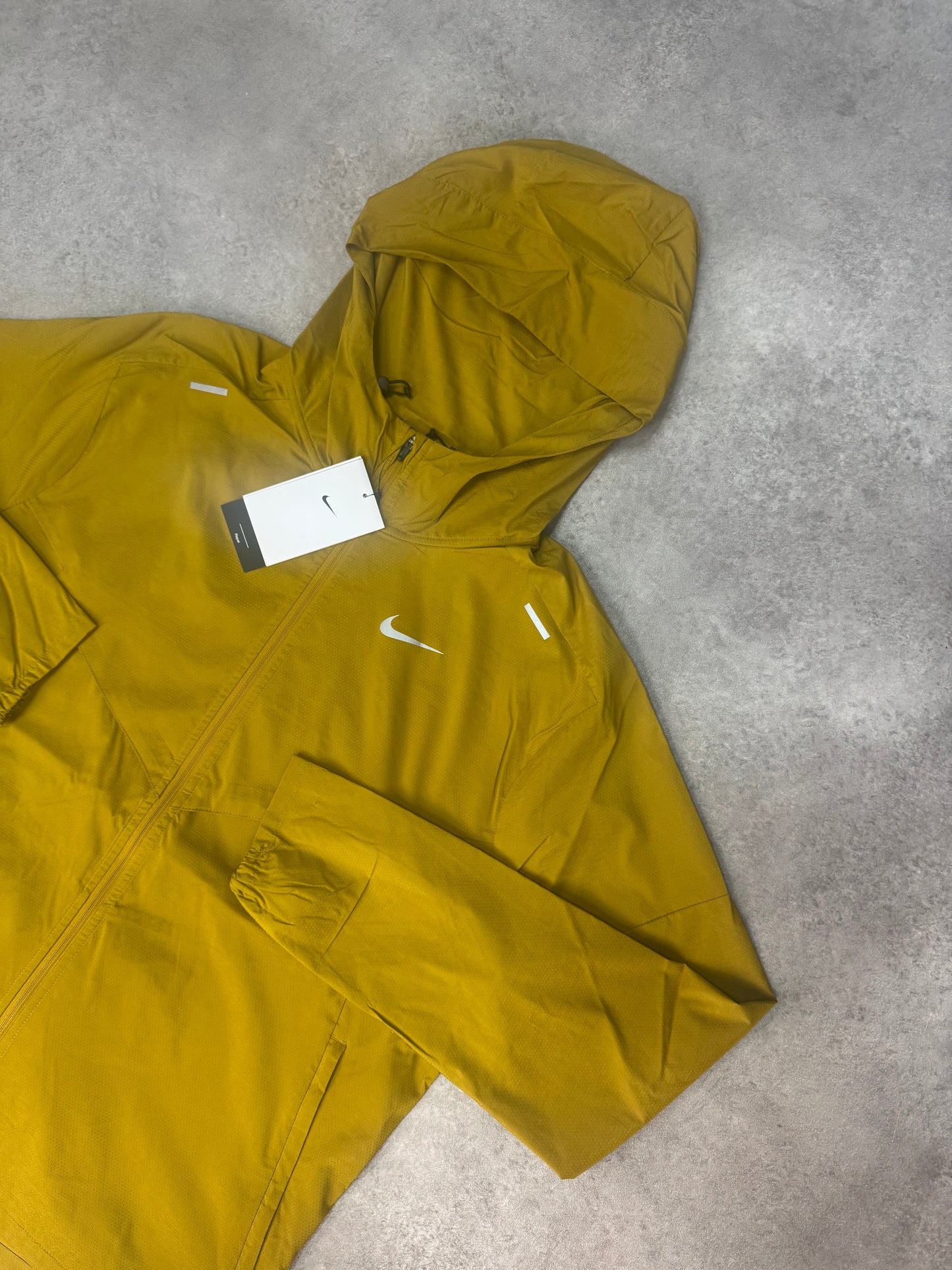 Nike Packable Windbreaker - Mustard