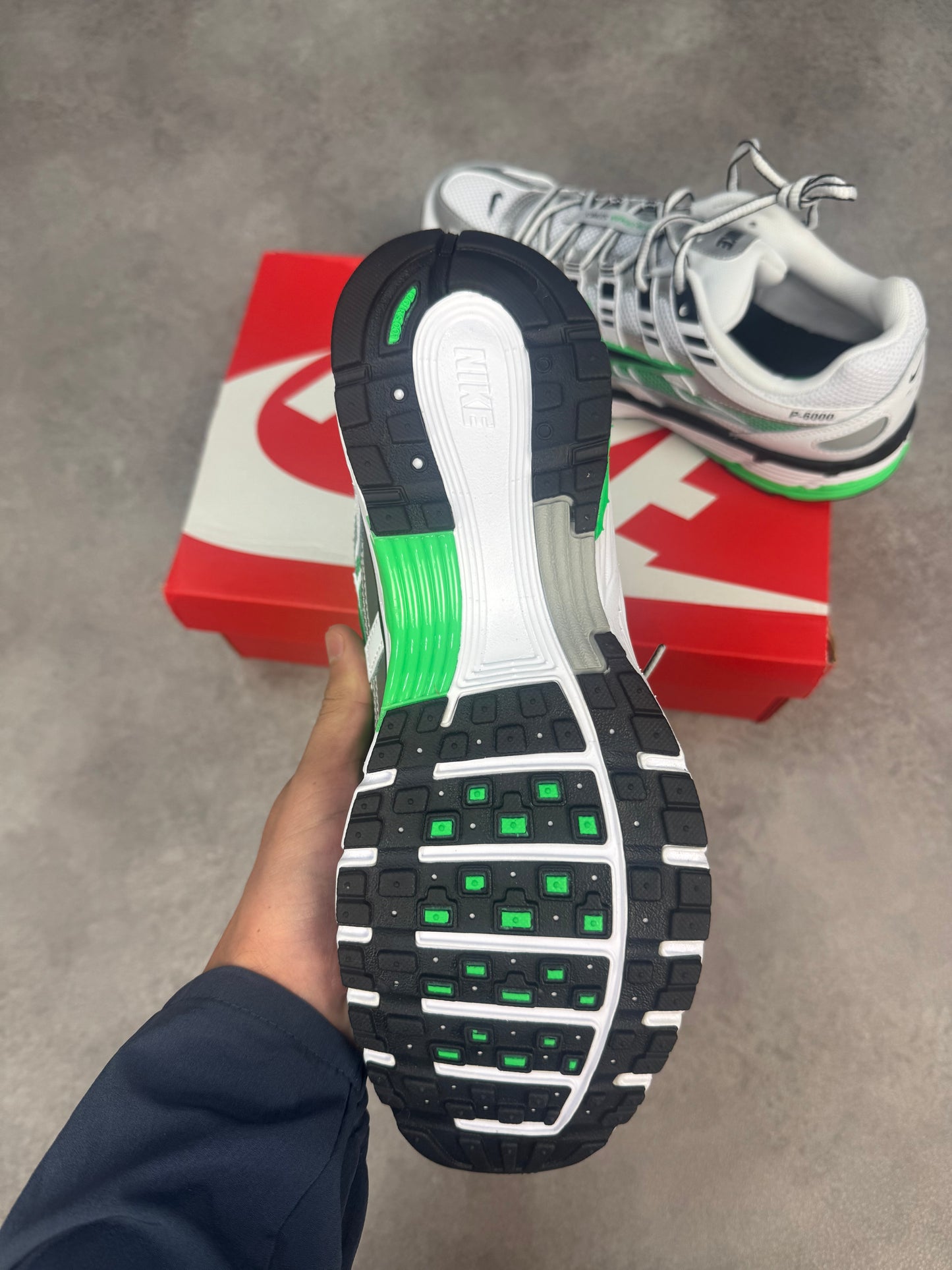 Nike P6000 - White/Metallic Silver/Noir