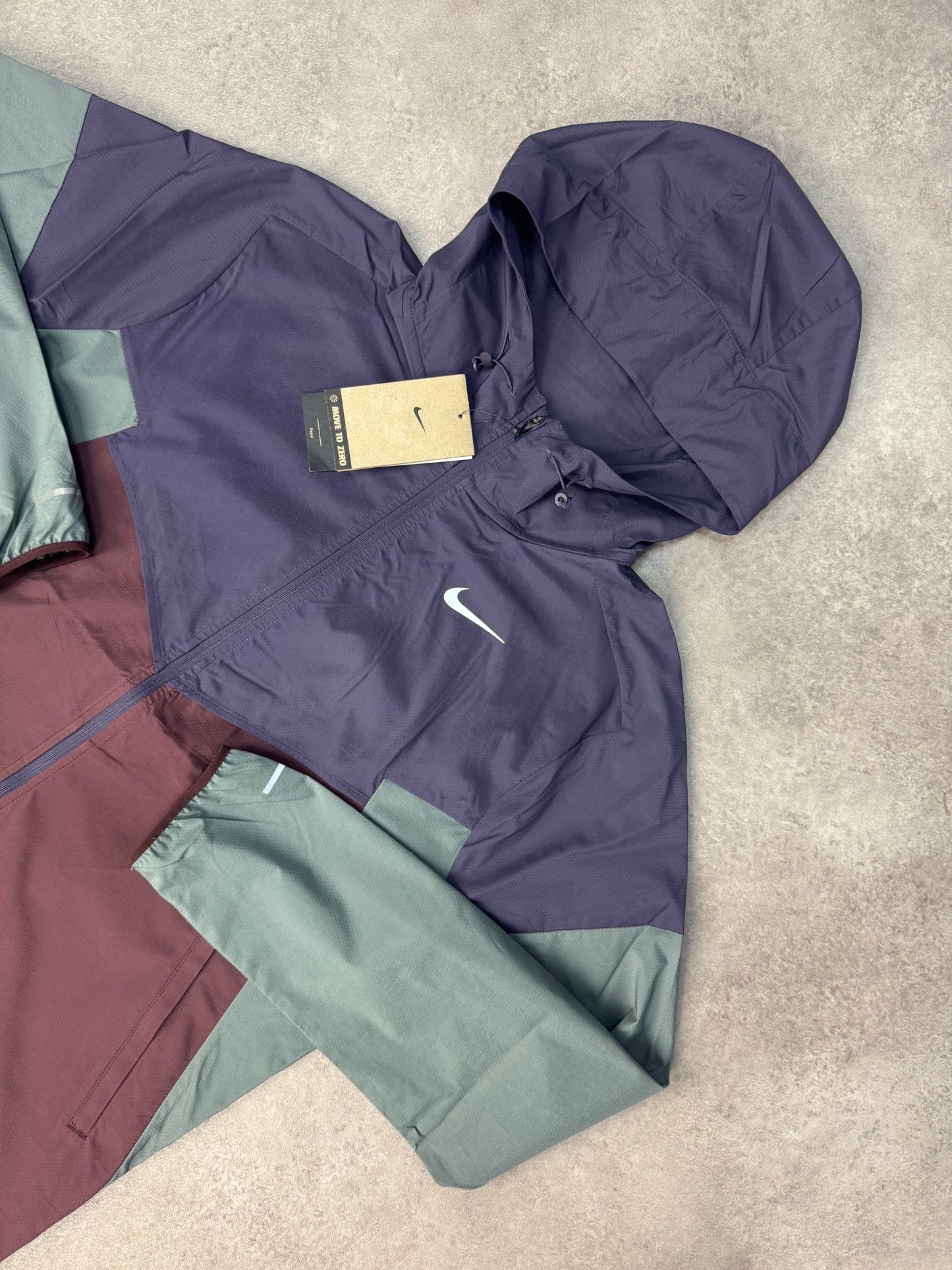 Nike Packable Windbreaker - Burgundy Crush