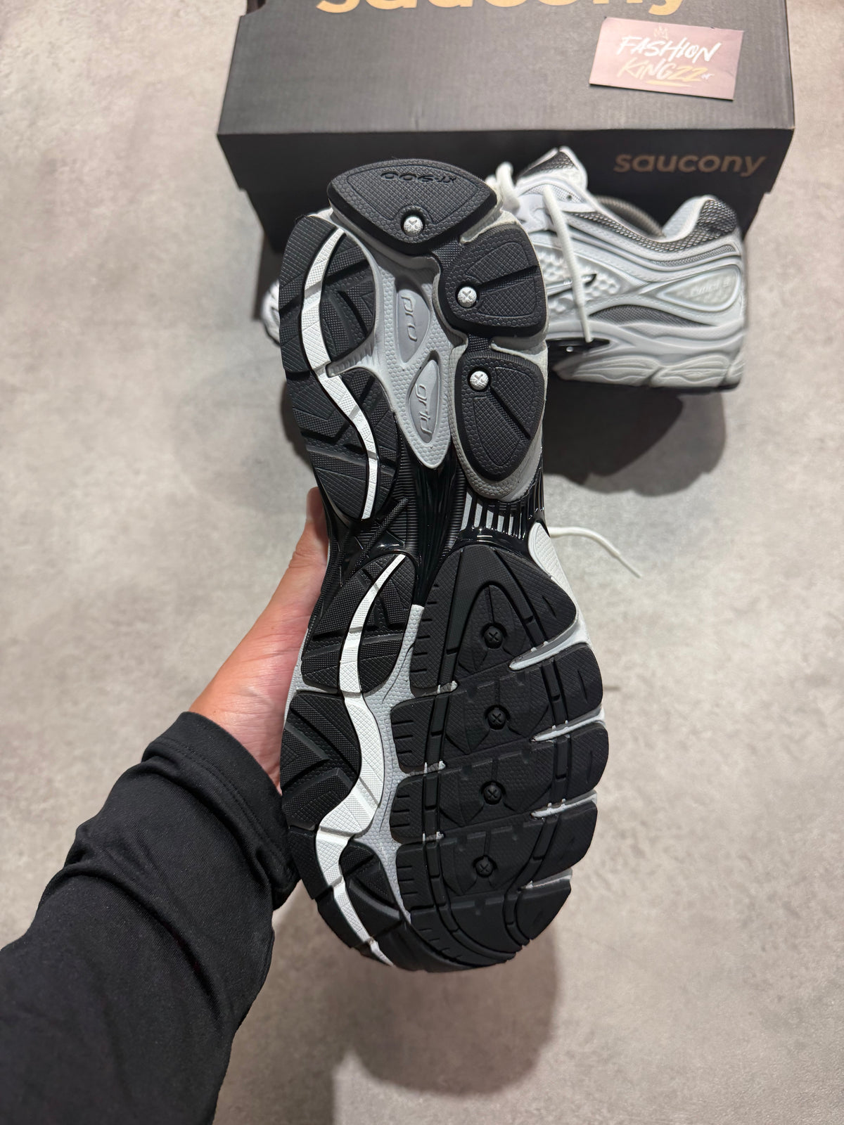 Saucony Pro Grid Omni 9 - White Cadet