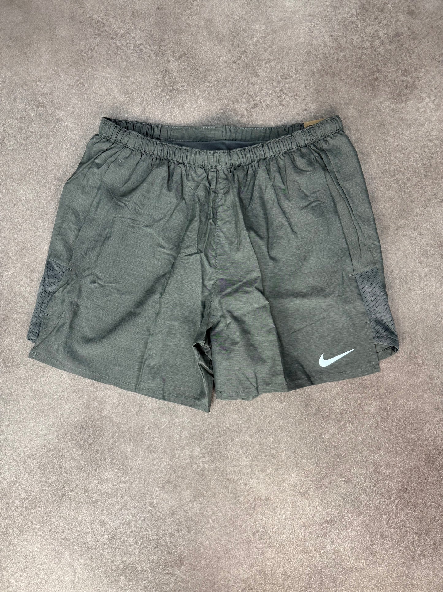 Nike Challenger Shorts - Grey