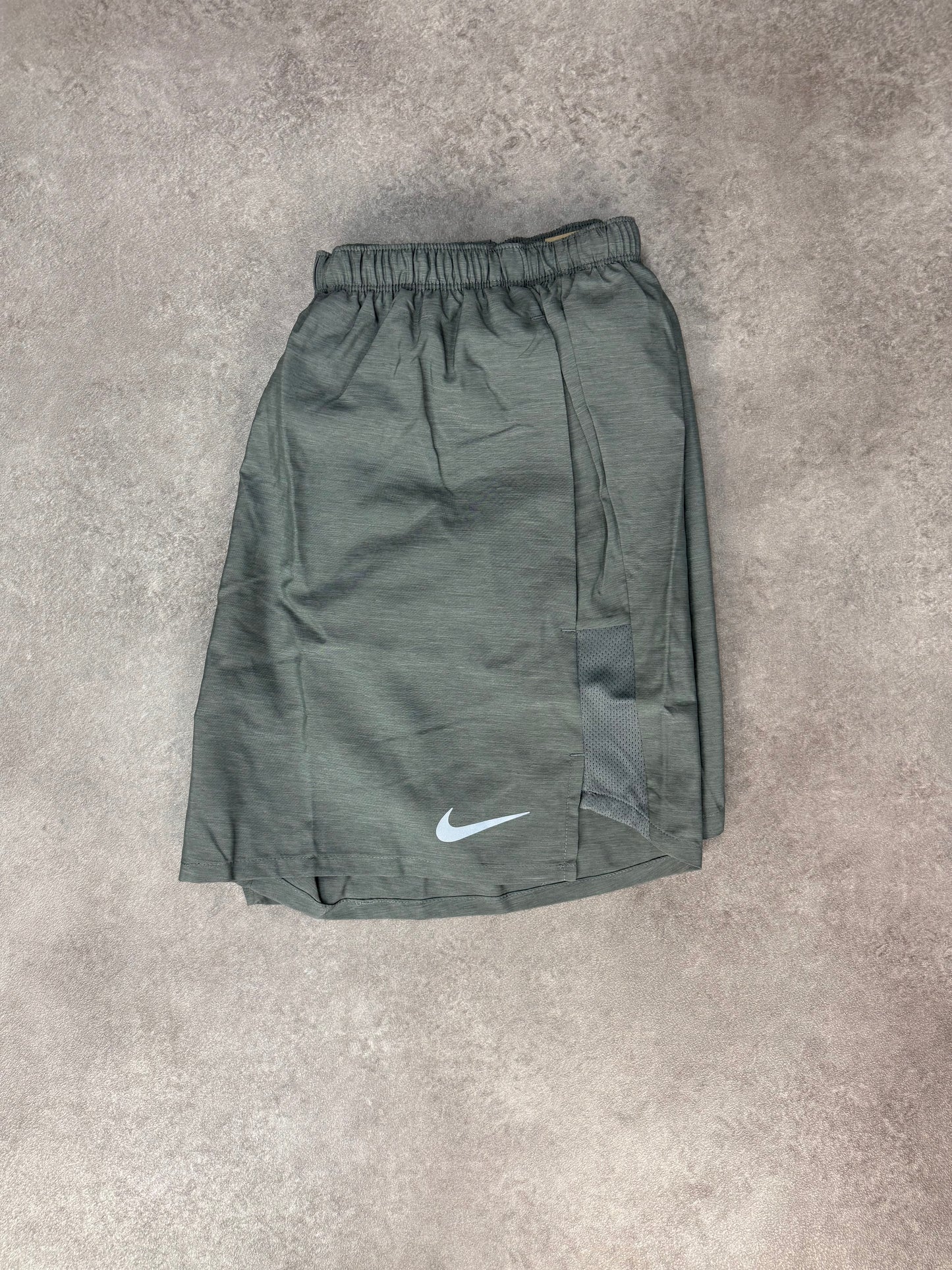 Nike Challenger Shorts - Grey