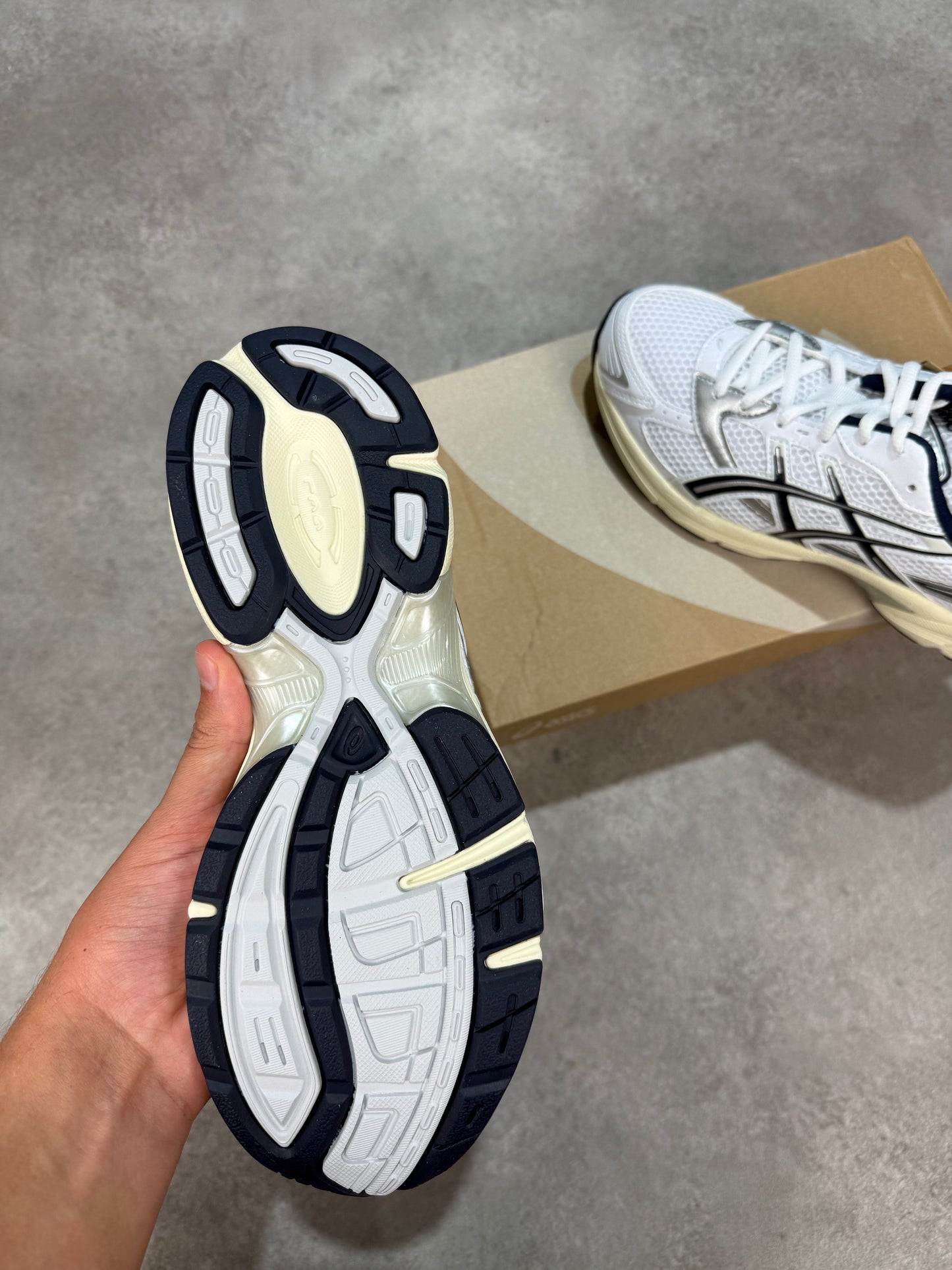 Asics 1130 - White/Midnight
