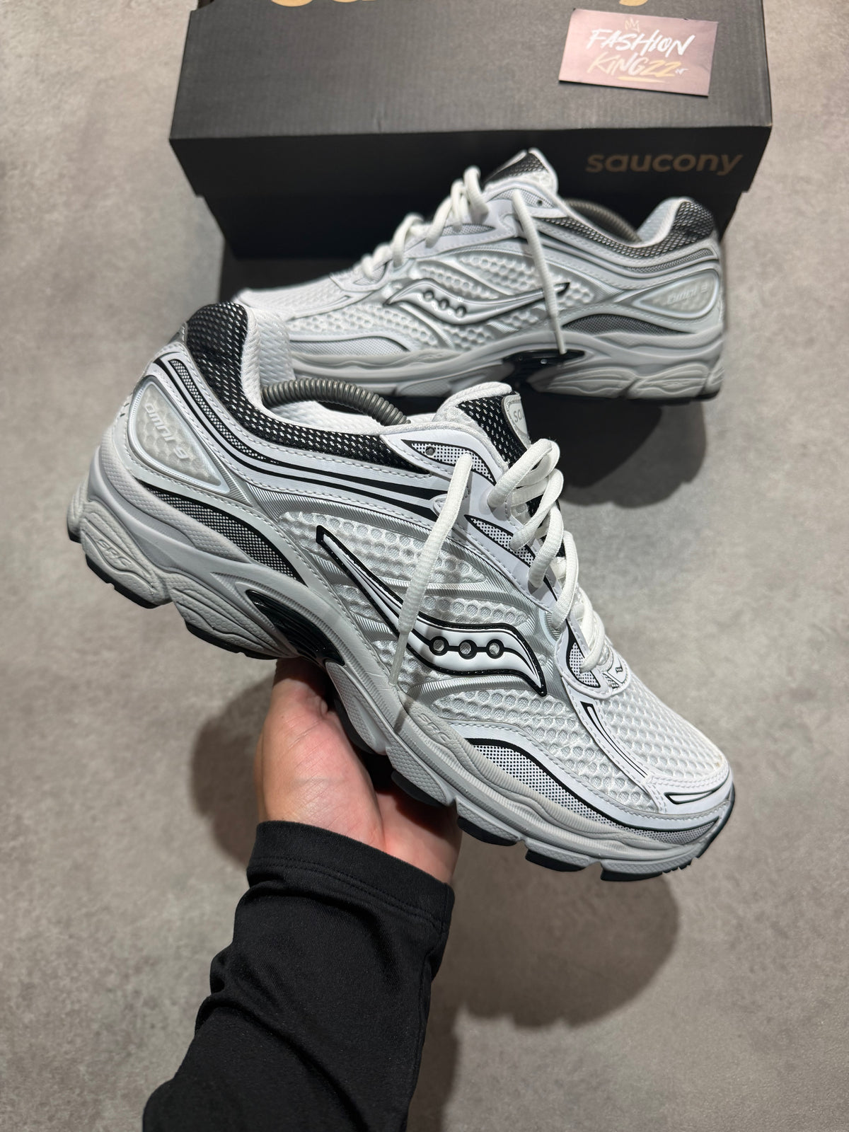 Saucony Pro Grid Omni 9 - White Cadet