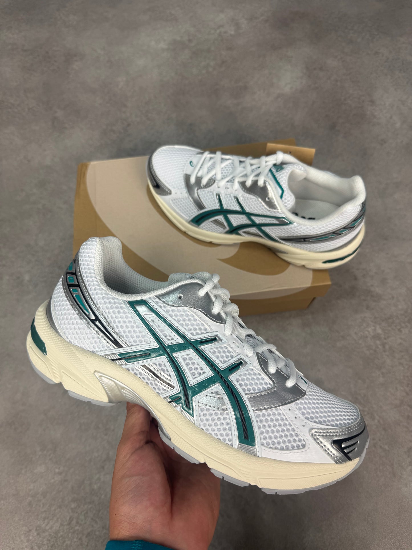 Asics 1130 - white / Rainy Lake