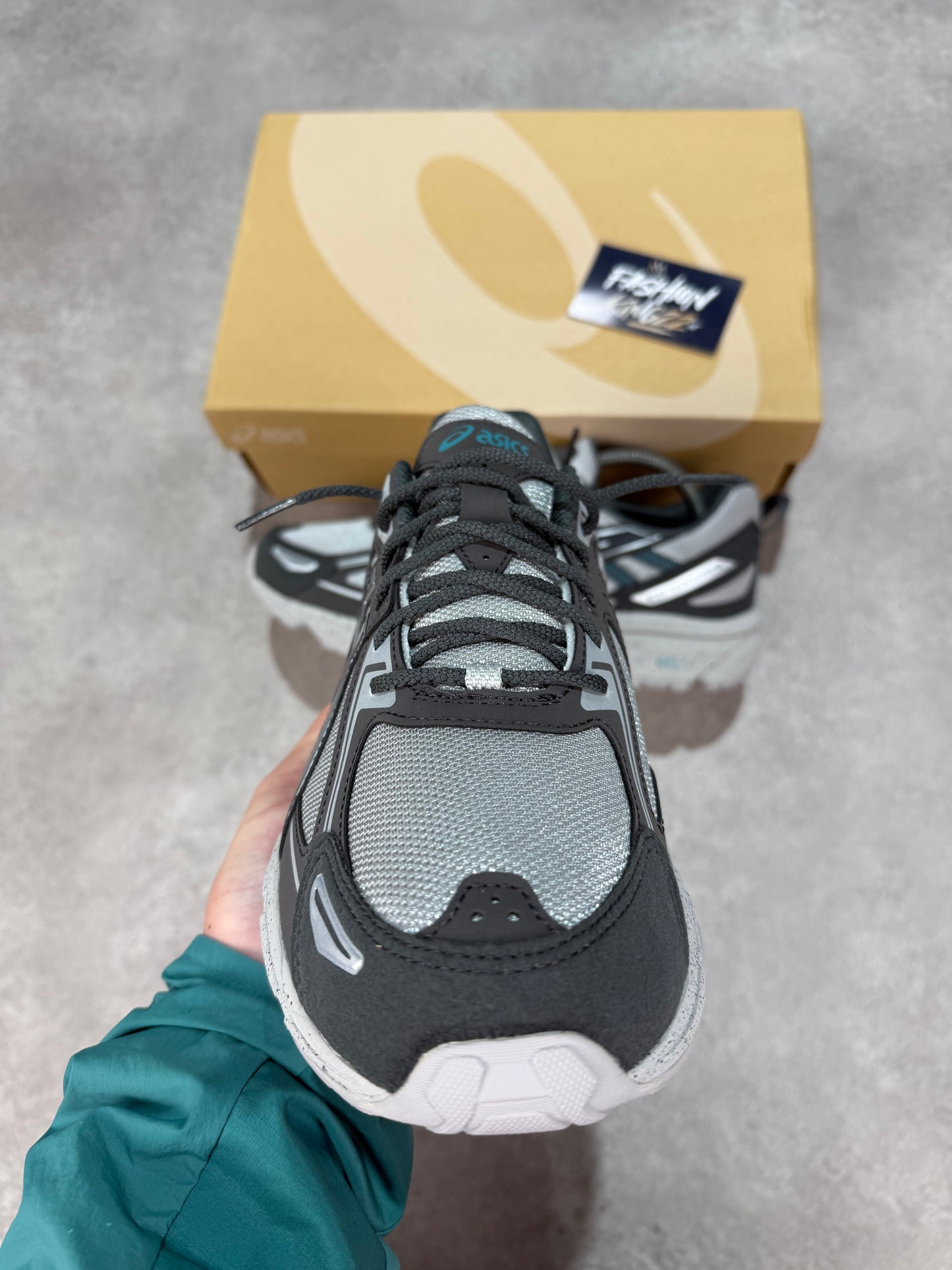 Asics Gel Venture 6 - CEMENT GREY/OBSIDIAN GREY