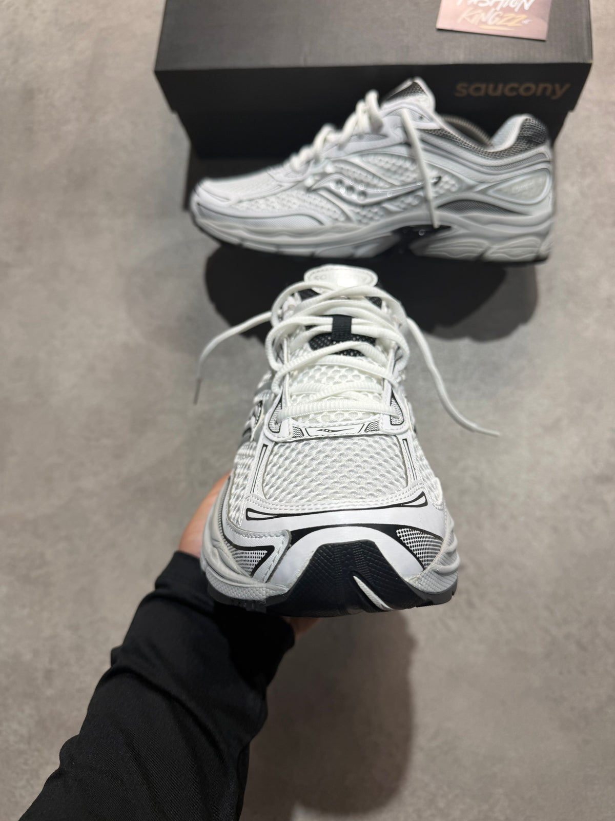 Saucony Pro Grid Omni 9 - White Cadet