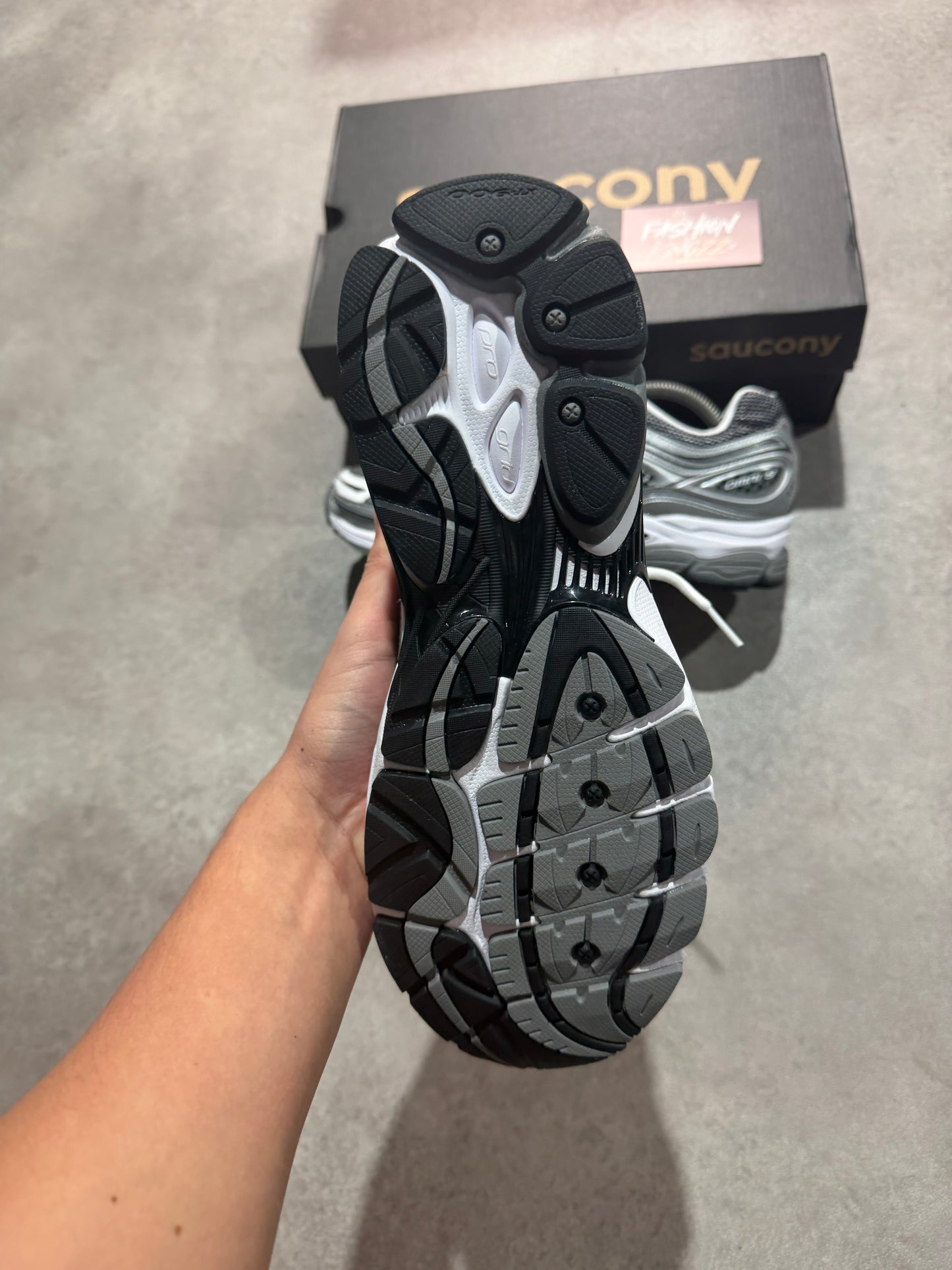 Saucony Progrid Omni 9 - GREY/SILVER