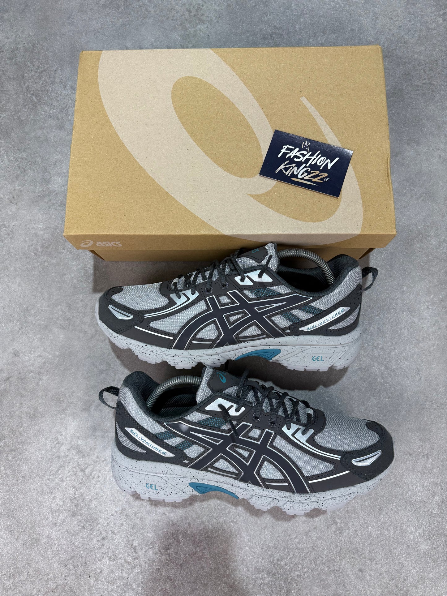 Asics Gel Venture 6 - CEMENT GREY/OBSIDIAN GREY