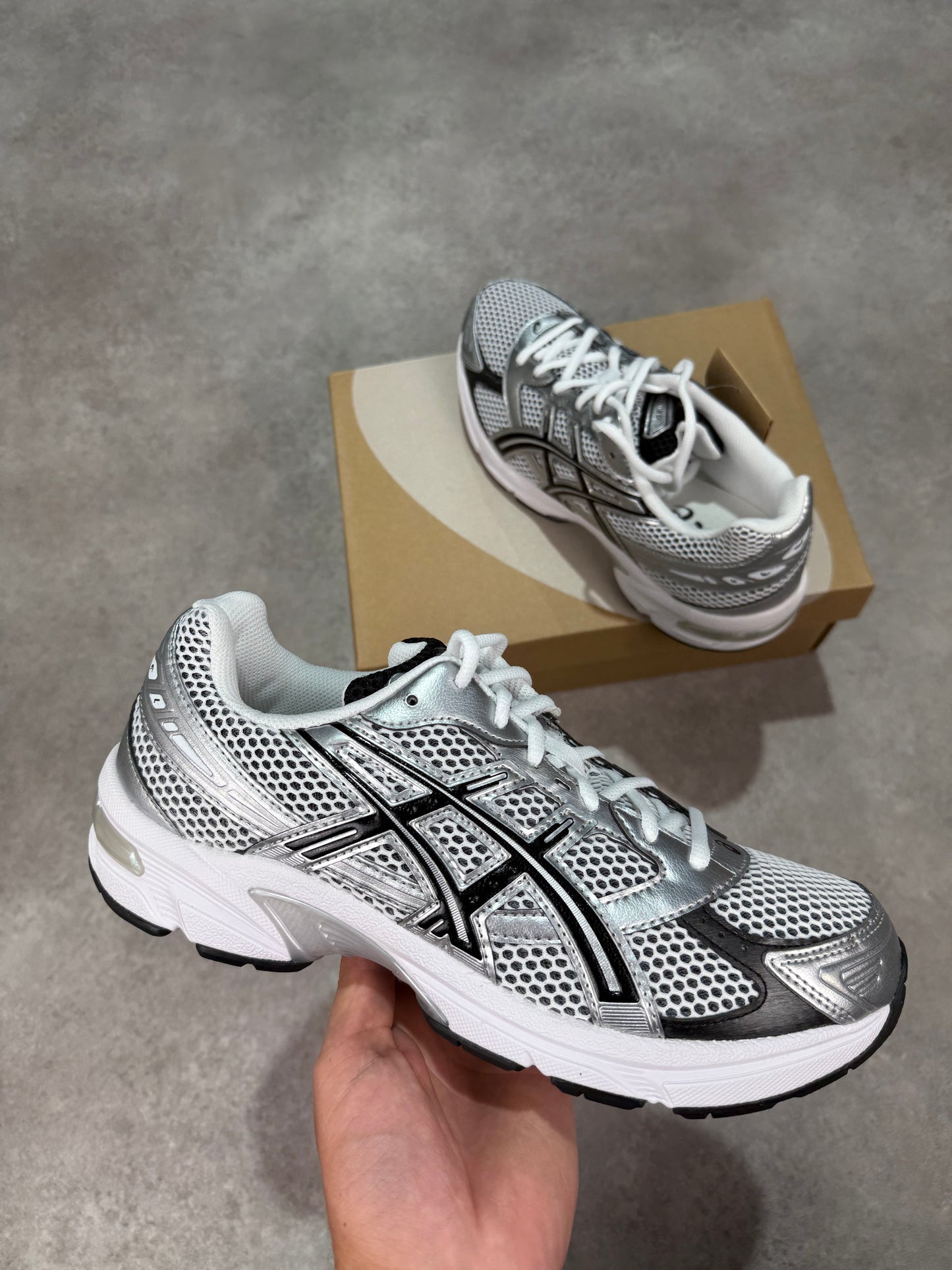 Asics 1130 - White/Black