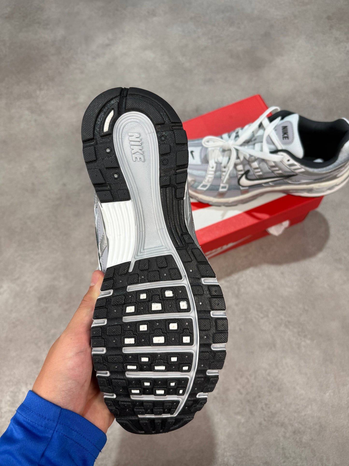 Nike P-6000 Metallic Silver/ Summit White Argent Metallique/Blanc Sommet