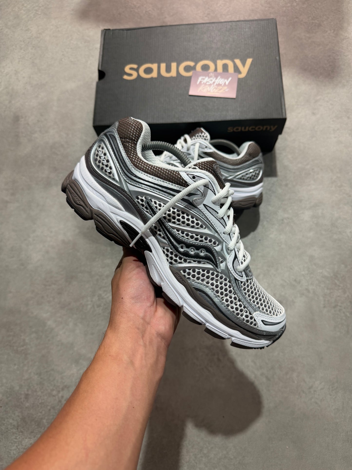 Saucony Omni Progrid 9 - WHITE/BROWN