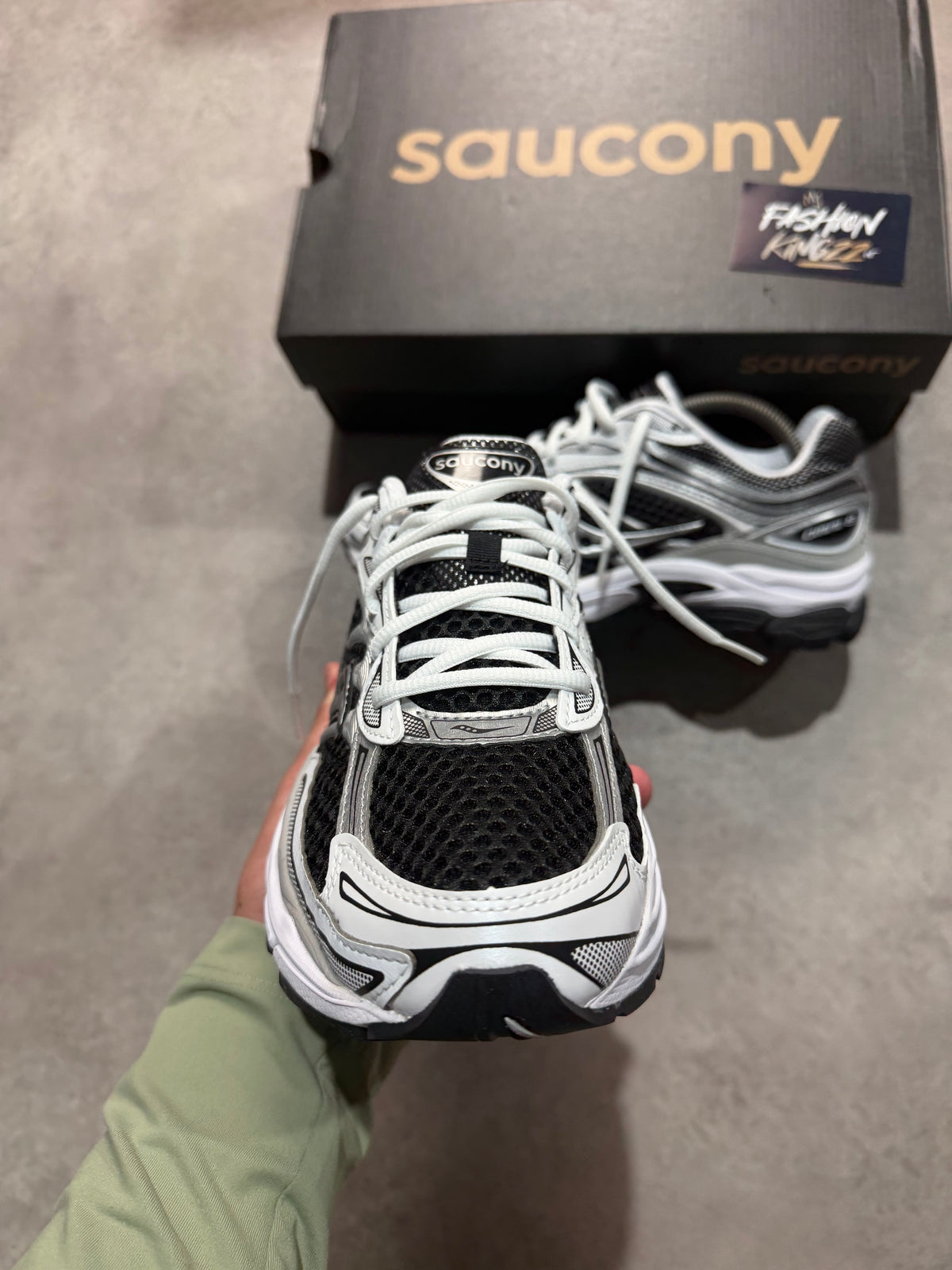 Saucony Progrid Omni 9 - Black/Silver