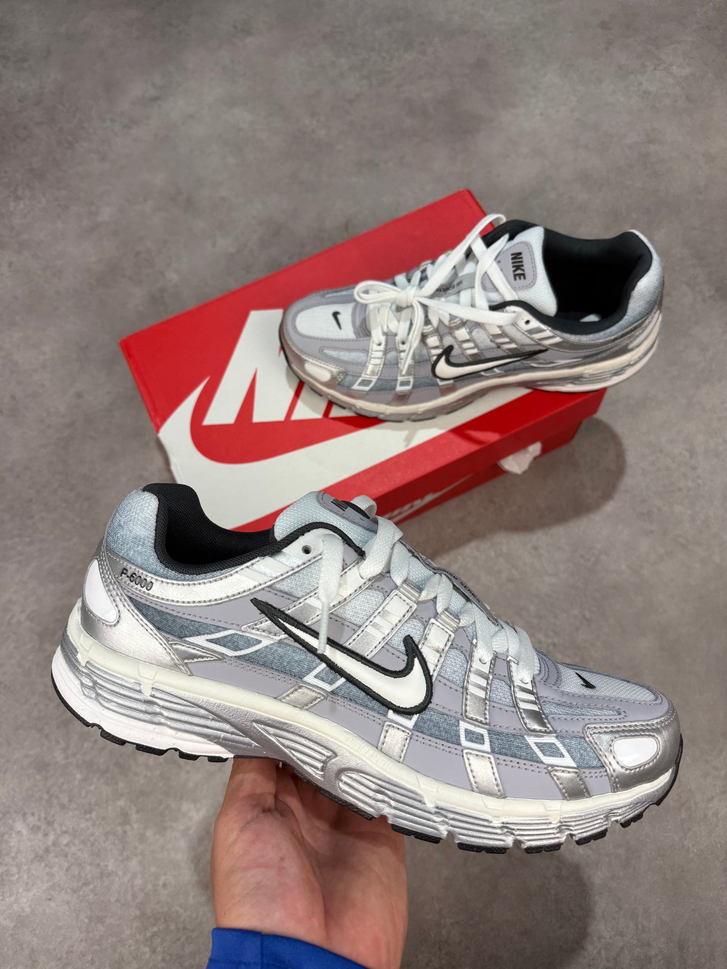 Nike P-6000 Metallic Silver/ Summit White Argent Metallique/Blanc Sommet