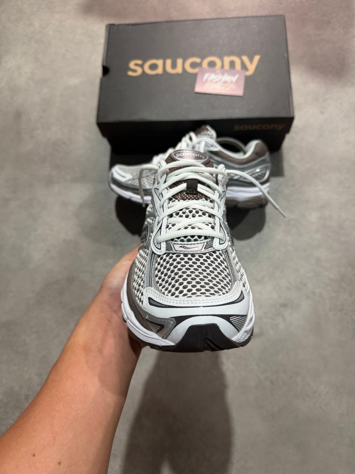 Saucony Omni Progrid 9 - WHITE/BROWN