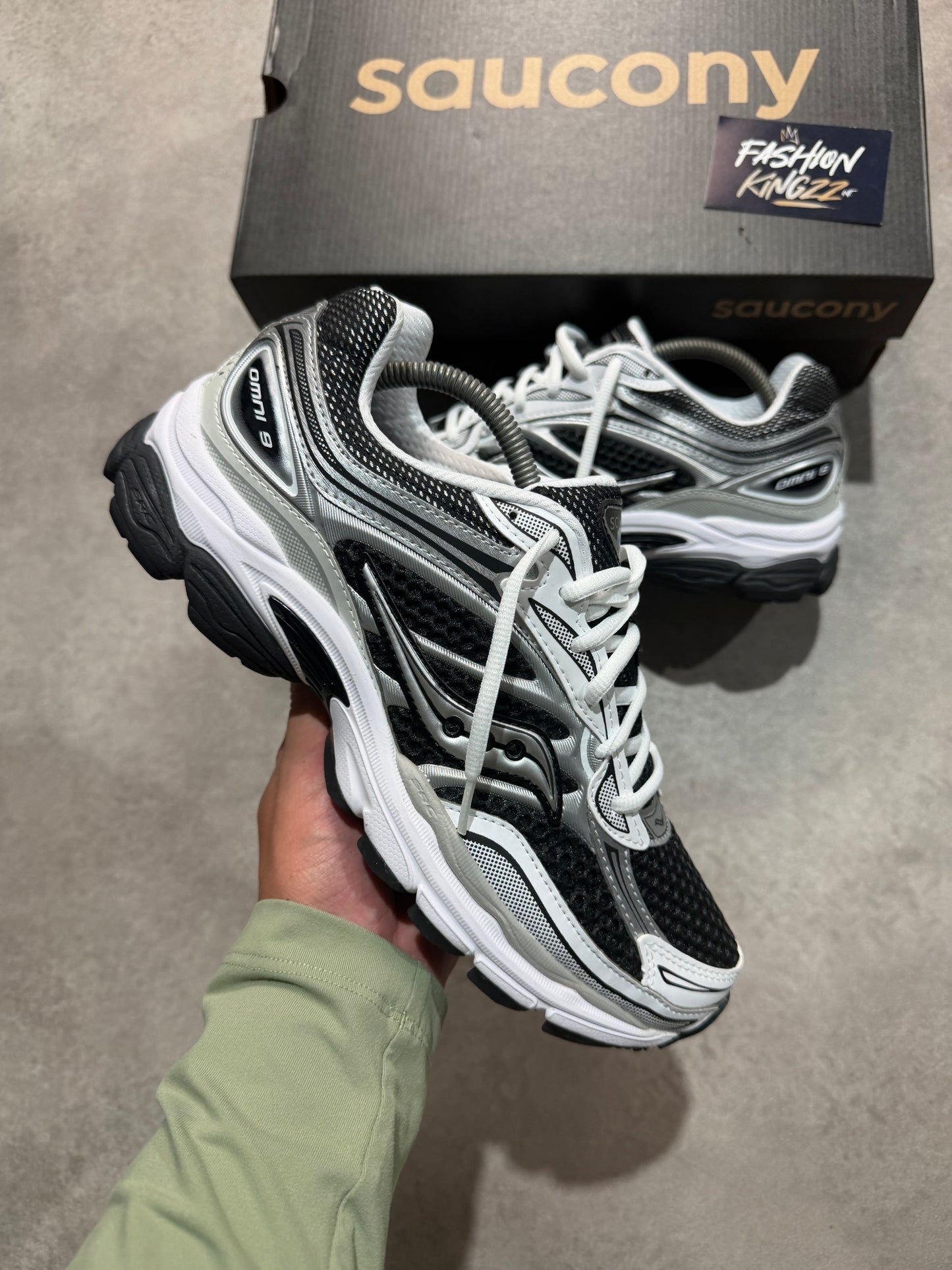 Saucony Progrid Omni 9 - Black/Silver